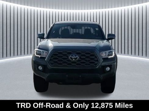 Used 2021 Toyota Tacoma TRD Off-Road image 2