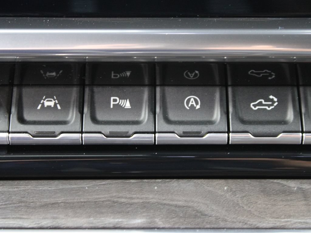 Used 2023 Chevrolet Silverado 1500 LTZ AWD/4WD image 64