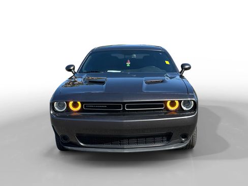 Used 2021 Dodge Challenger SXT image 8
