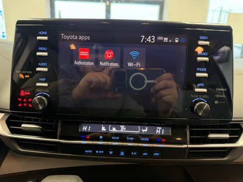 Used 2022 Toyota Sienna LE image 49