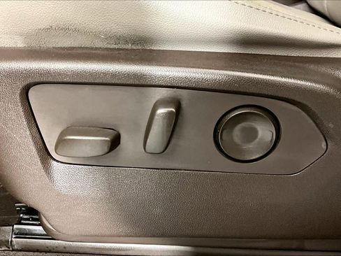 Used 2021 Chevrolet Tahoe LT w/ LT Signature Package image 33