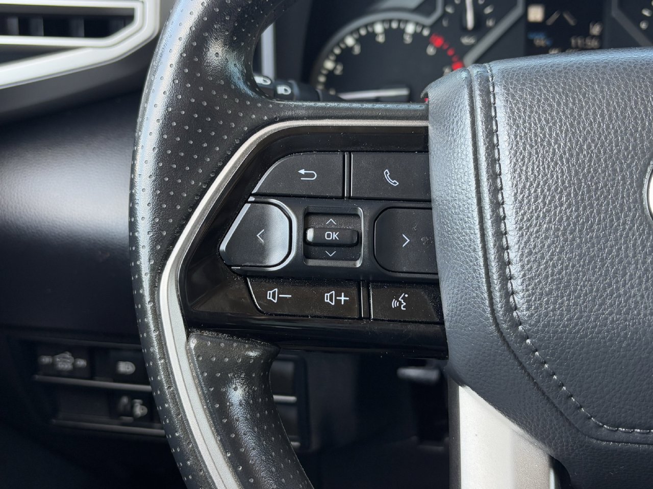 Used 2022 Toyota Tundra SR5 AWD/4WD image 15