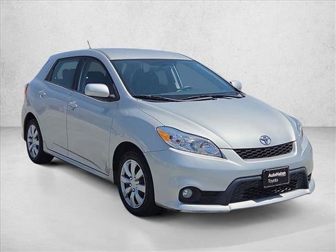Used 2011 Toyota Matrix w/ Matrix Sport Pkg FWD image 3