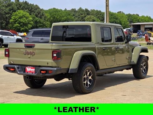 Used 2025 Jeep Gladiator Mojave w/ Convenience Group AWD/4WD image 8