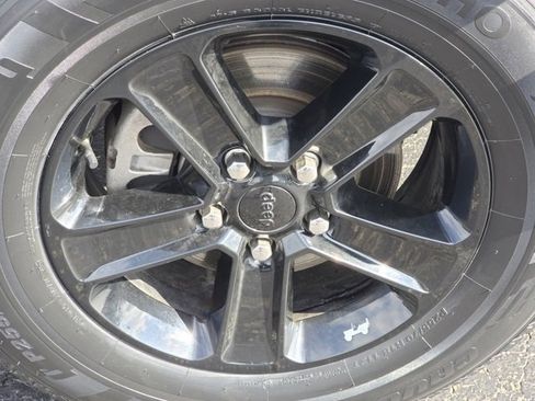 Used 2023 Jeep Wrangler Altitude image 27