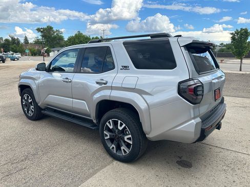 Used 2025 Toyota 4Runner TRD Sport AWD/4WD image 5