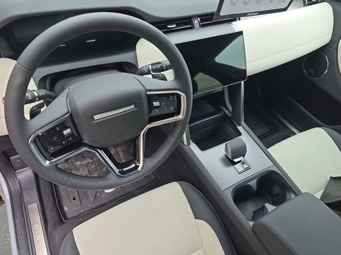 New 2025 Land Rover Discovery Sport Dynamic SE AWD/4WD image 13