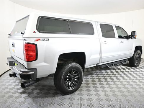 Used 2019 Chevrolet Silverado 2500 LT w/ LT Convenience Package AWD/4WD image 7