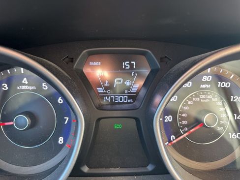 Used 2016 Hyundai Elantra Limited image 15