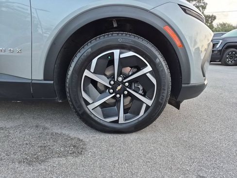 Used 2026 Chevrolet Equinox EV LT FWD image 16