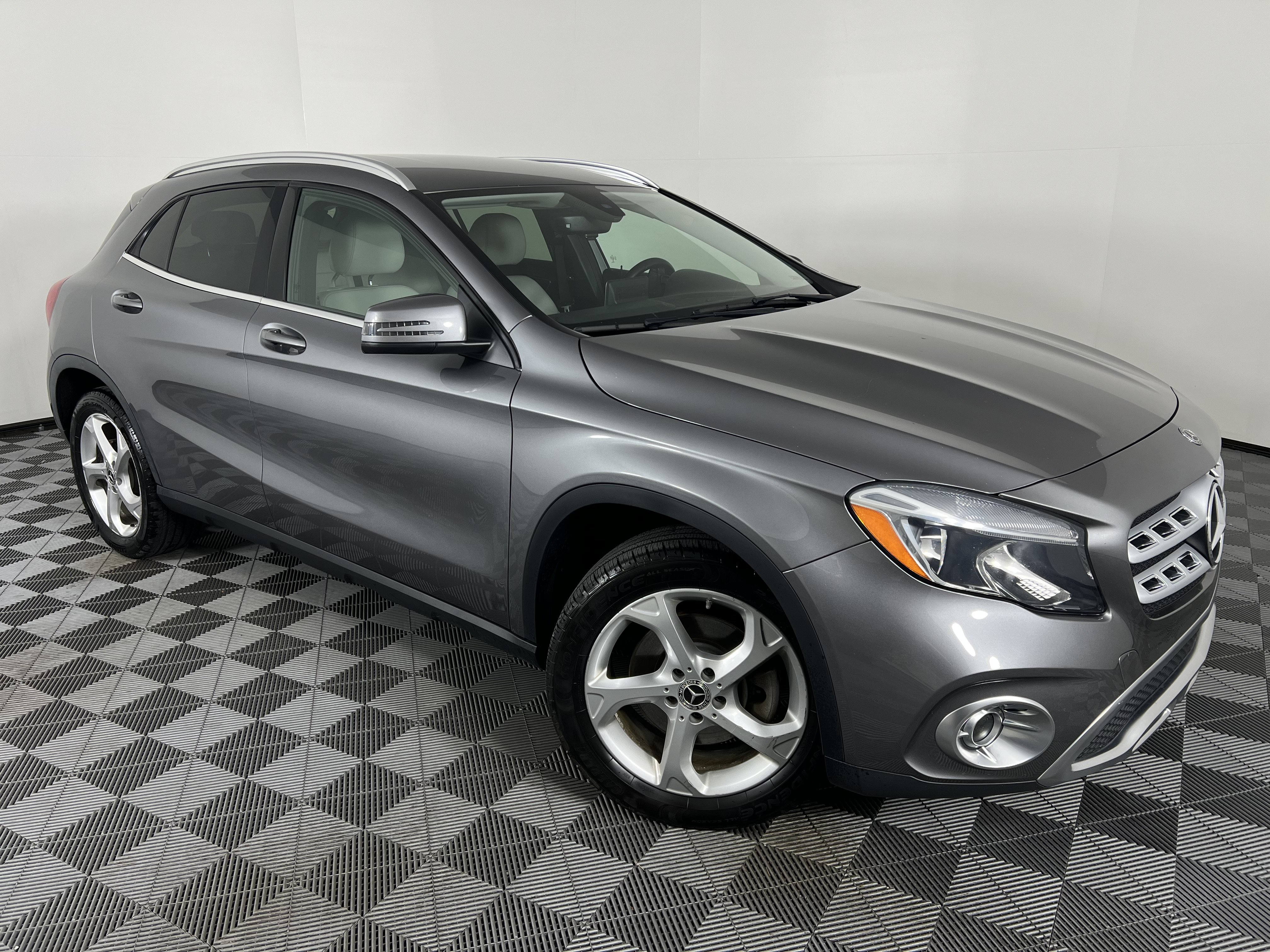 Used 2020 Mercedes-Benz GLA 250 4MATIC image 2