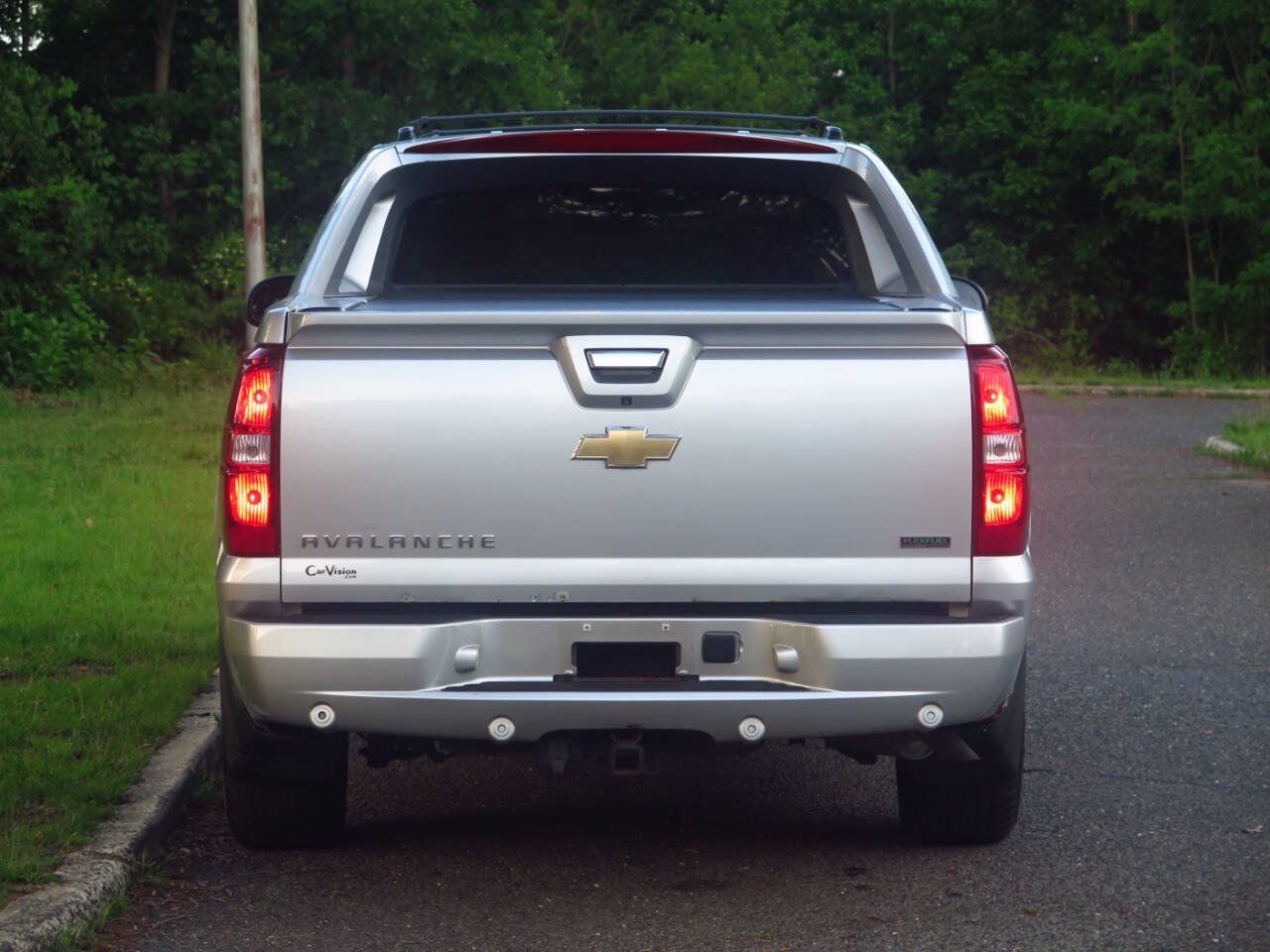 Used 2011 Chevrolet Avalanche LT w/ Luxury Package AWD/4WD image 24