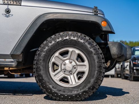 Used 2013 Jeep Wrangler Unlimited Sport w/ Connectivity Group image 9