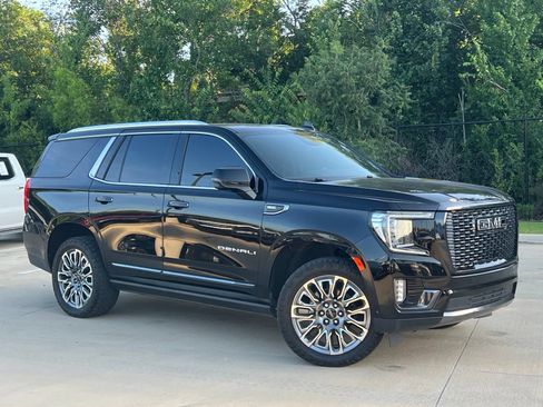 Used 2023 GMC Yukon Denali Ultimate AWD/4WD image 1