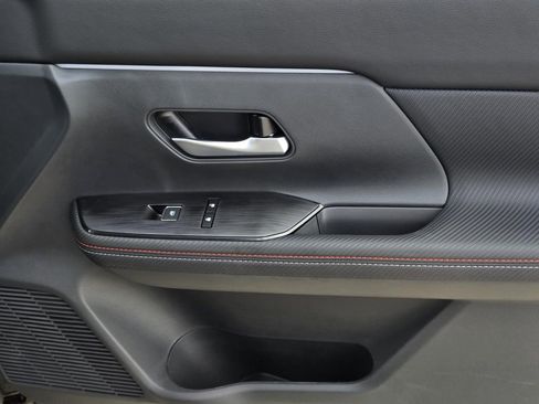 New 2026 Nissan Kicks SR w/ Cold Weather Package image 8