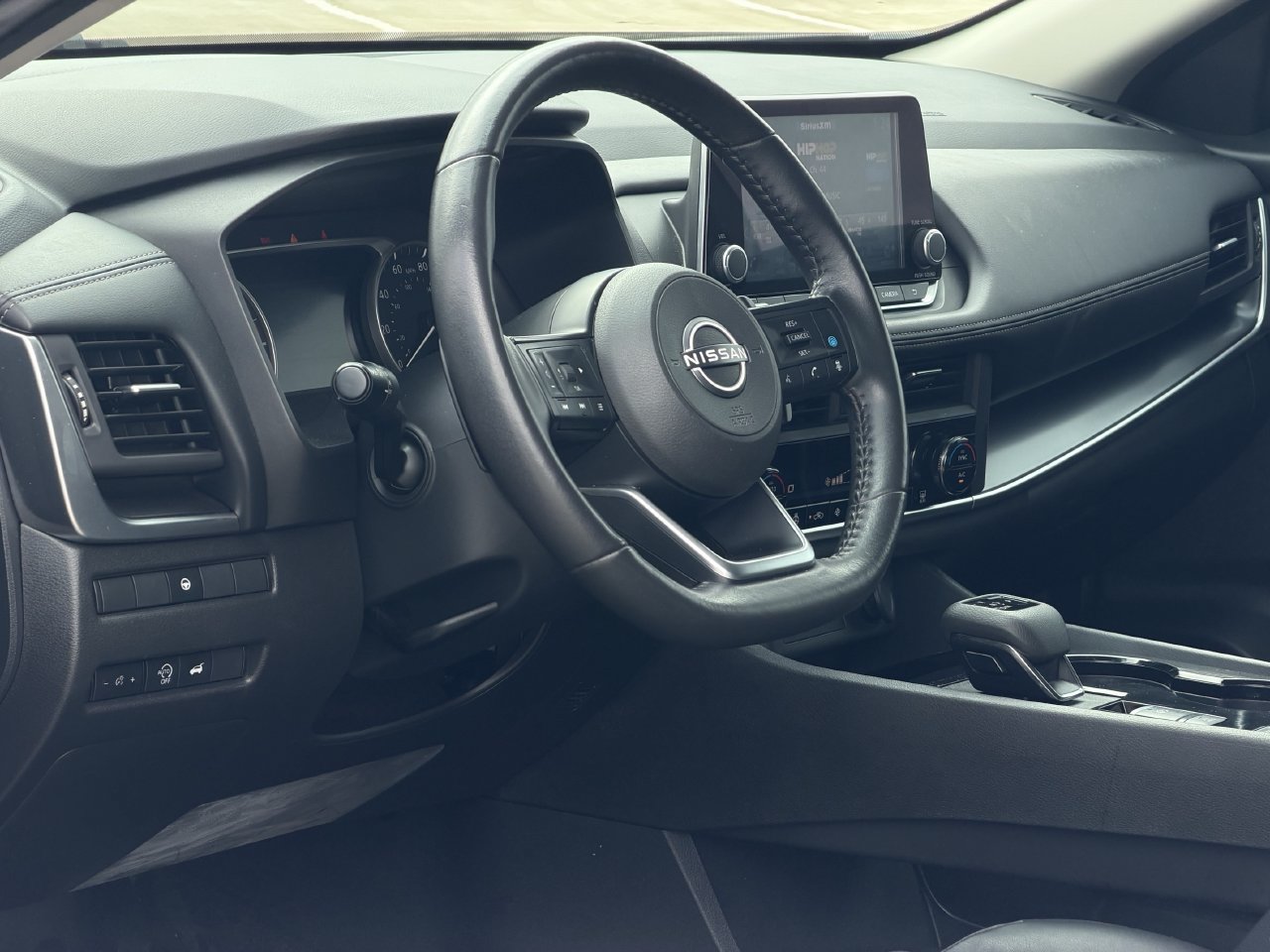 Used 2024 Nissan Rogue SV w/ SV Premium Package FWD image 10