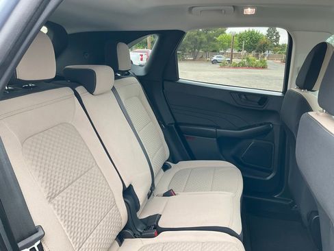 Used 2022 Ford Escape SE image 43