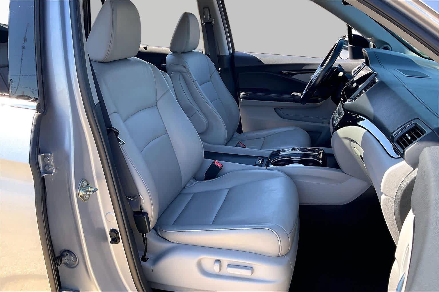 Used 2019 Honda Pilot Touring image 9