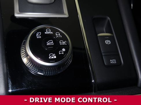 Used 2024 Mitsubishi Outlander SE image 23