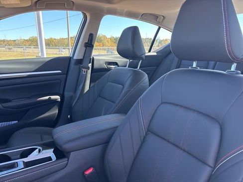 New 2025 Nissan Altima 2.5 SR w/ SR Premium Package image 9
