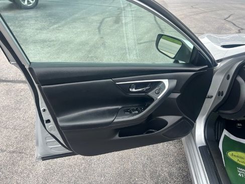 Used 2016 Nissan Altima 2.5 S w/ Power Driver Seat Package FWD image 16