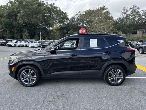 Used 2023 Kia Seltos S image 12