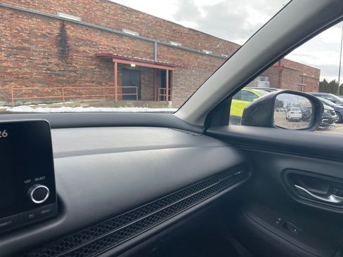 Used 2025 Honda HR-V LX image 35