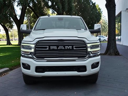 Used 2024 RAM 2500 Laramie AWD/4WD image 3