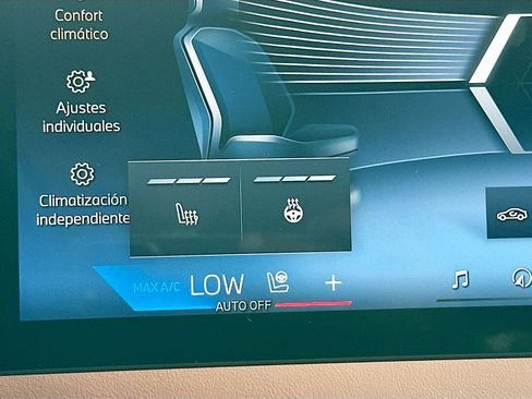 Certified 2025 BMW iX xDrive50 AWD/4WD image 21