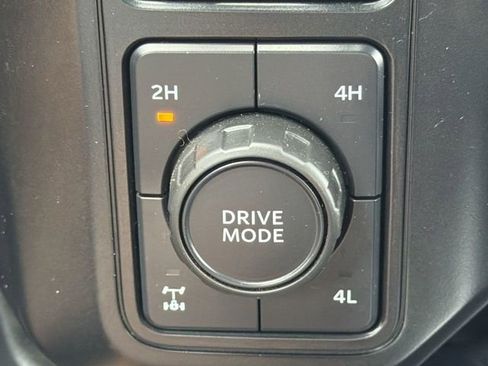 Used 2023 Ford F250 Lariat w/ Lariat Ultimate Package AWD/4WD image 35