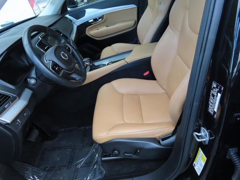 Used 2016 Volvo XC90 T6 Momentum w/ Protection Package Plus AWD/4WD image 7