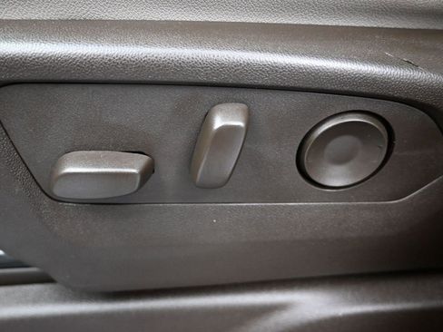 Used 2024 Chevrolet Suburban LT image 11