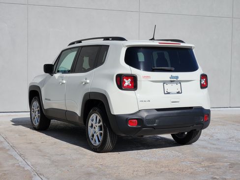 Used 2023 Jeep Renegade Latitude w/ Premium Group AWD/4WD image 6