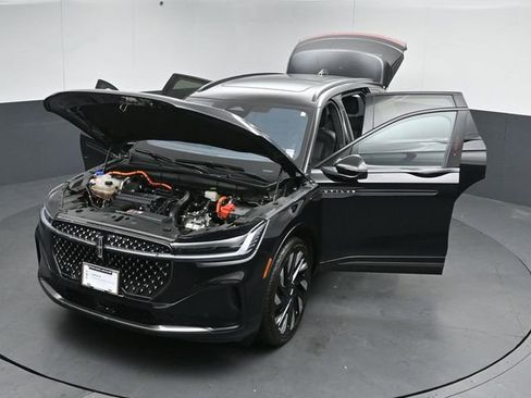 Certified 2025 Lincoln Nautilus Reserve AWD/4WD image 58