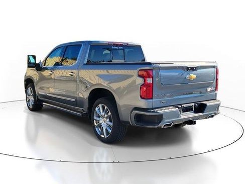 Used 2024 Chevrolet Silverado 1500 High Country w/ High Country Premium Package image 3