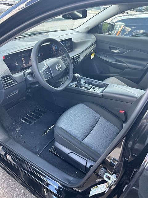 Used 2026 Nissan Sentra SV w/ SV Convenience Package FWD image 10