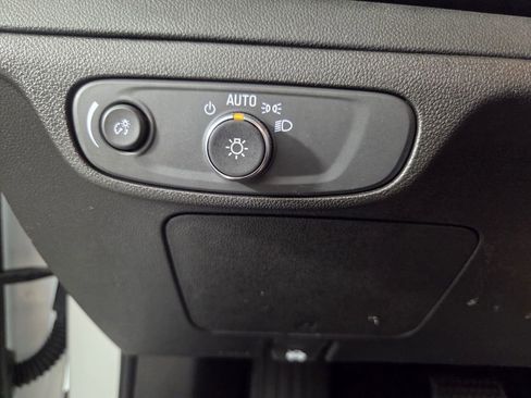 Used 2023 Chevrolet Bolt EUV LT w/ Driver Confidence Package FWD image 19