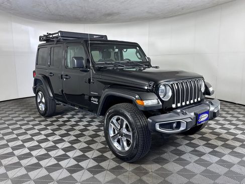 Used 2022 Jeep Wrangler Unlimited Sahara AWD/4WD image 3