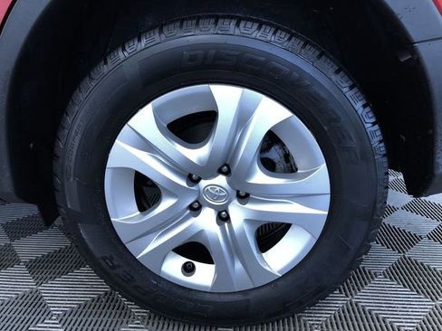 Used 2015 Toyota RAV4 LE image 17