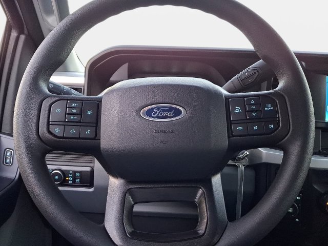 New 2026 Ford F550 4x4 Crew Cab image 12