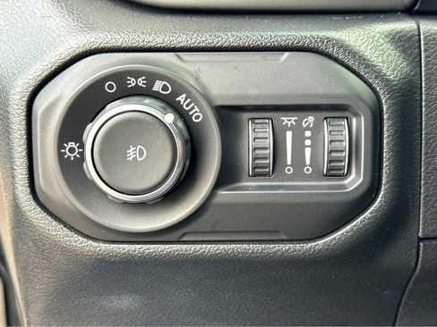 Certified 2022 Jeep Wrangler Unlimited Sahara w/ LED Lighting Group image 15