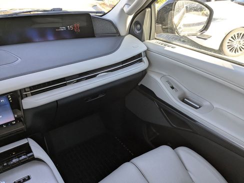 Certified 2025 Lincoln Navigator Reserve image 16