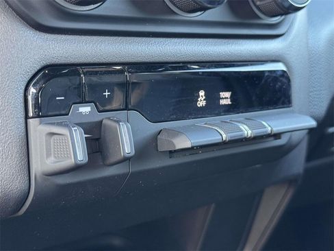 Used 2024 RAM 2500 Big Horn w/ Bed Utility Group image 19