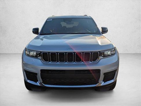 New 2025 Jeep Grand Cherokee L Laredo image 6