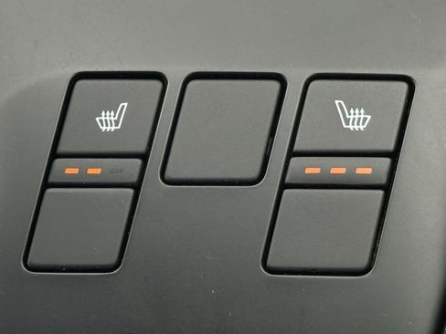 Used 2025 Kia Sportage LX image 40