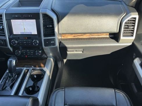 Used 2019 Ford F150 Lariat image 18