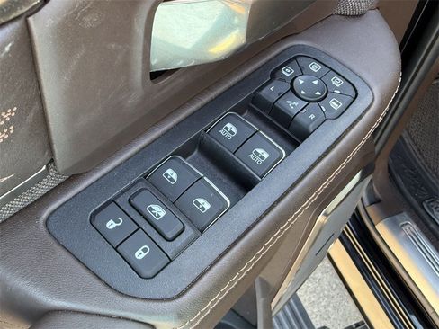 New 2025 RAM 2500 Limited image 11