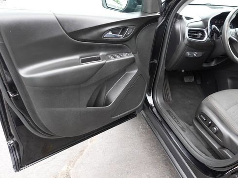 Used 2018 Chevrolet Equinox LT FWD image 14