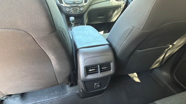 Used 2024 Chevrolet Equinox LT FWD image 19