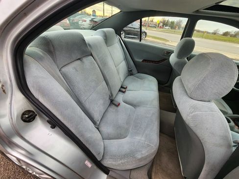 Used 2001 Mitsubishi Galant ES image 19